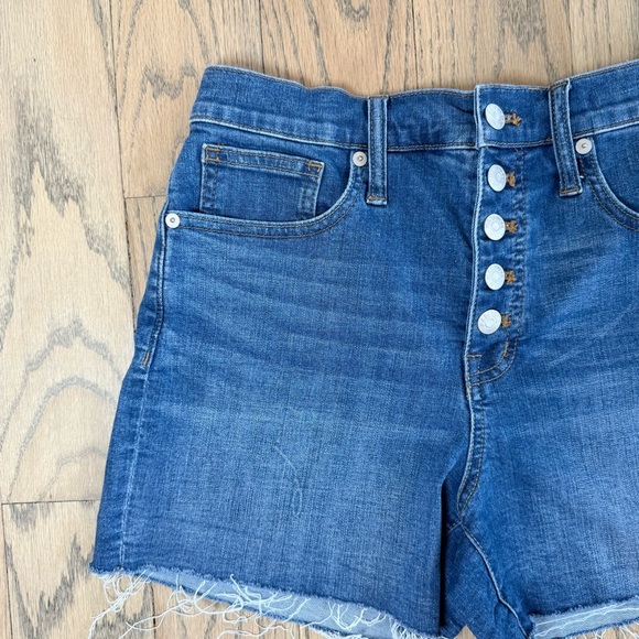 Madewell Women’s High Rise Button Front Denim Shorts Size 26 - Picture 2 of 9